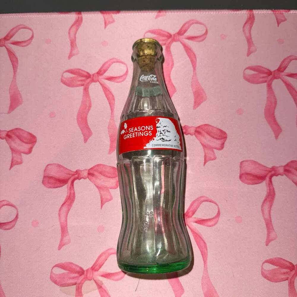 Coca-Cola Seasons Greetings Commemorative Bottle Size 8 Fl Oz Vintage Glass Coke